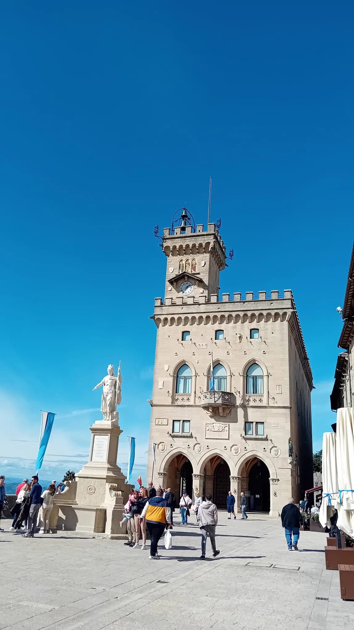 San Marino, l’estero della porta accanto, tra Romagna e Marche.