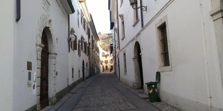 Ala, il borgo del Velluto