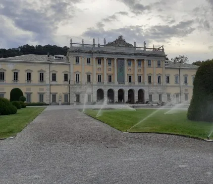 Como, un set naturale adagiato sul lago 1